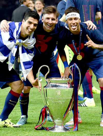 足坛一些球员会不会是有其他副业……？