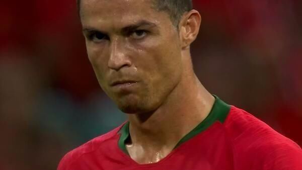 范戴克第72次以队长身份代表荷兰队出场，超越德波尔队史第一