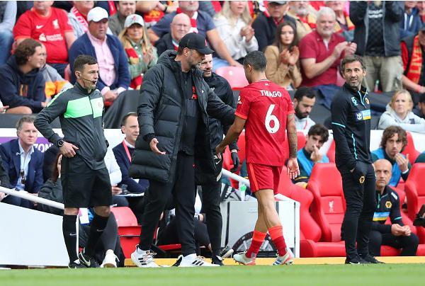 亚冠精英半场：牟再现破僵，朴青孝屡献神扑，江原1-0武里南联（亚冠半场战报：牟再度破僵，朴青孝连连神扑，江原暂1-0武里南联）