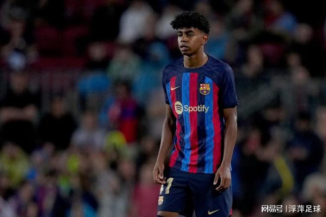 波兰主帅惊叹莱万职业精神：罗纳尔迪尼奥都不敢这样活