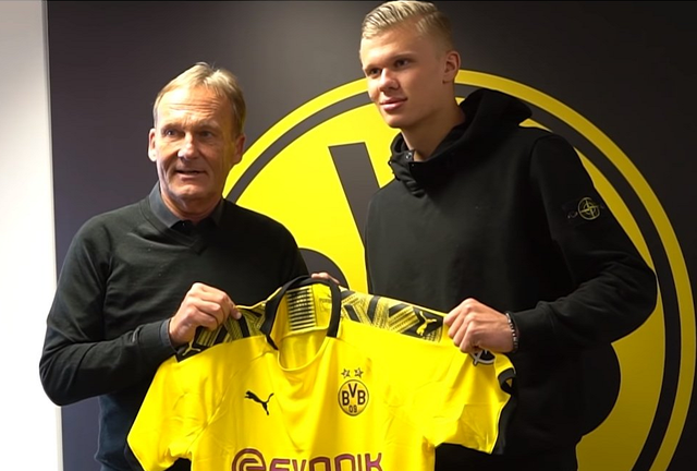 萨拉赫欧冠遭除名！利物浦内讧升级，功勋巨星与俱乐部彻底决裂（欧冠名单无萨拉赫！利物浦内乱加剧，功勋巨星与俱乐部关系决裂）