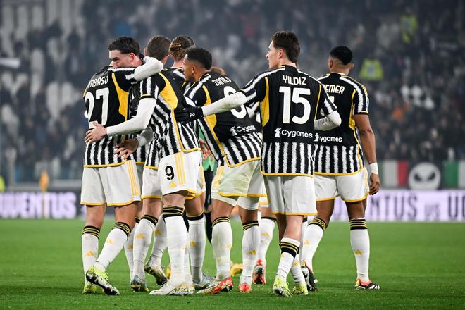 C罗进入国家队后葡萄牙12届大赛全勤，此前总共仅参加6届大赛