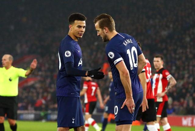 半场战报：三镇0-2山东，泽卡建功，刘洋破门