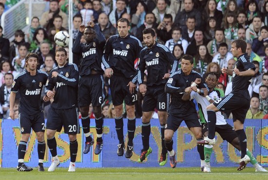 詹姆斯上次常规赛得分未上双时，仅剩6人还是现役球员