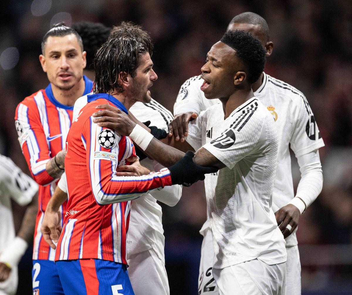 曼联4-1狼队全场数据：射正次数10-2，控球率超6成